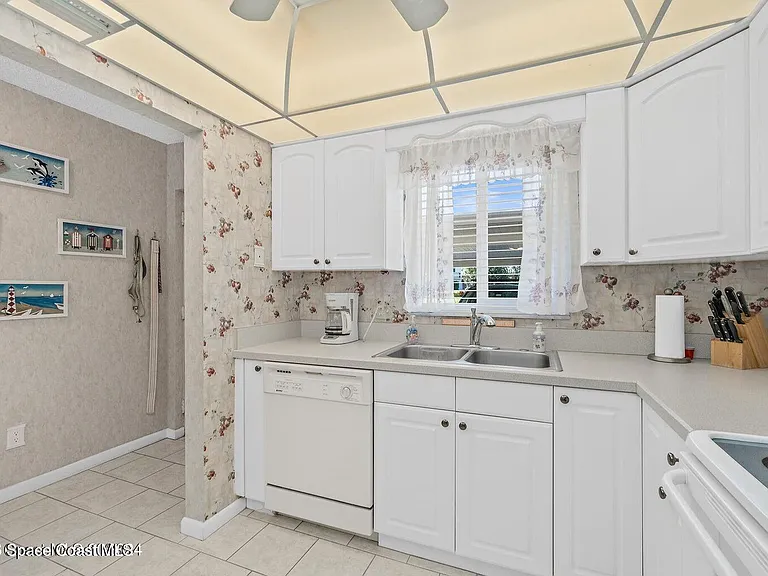 201 Saint Lucie Ln #201 — Photo 8