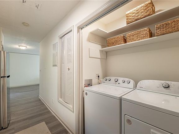 4th image of 6244 Overlook Rd