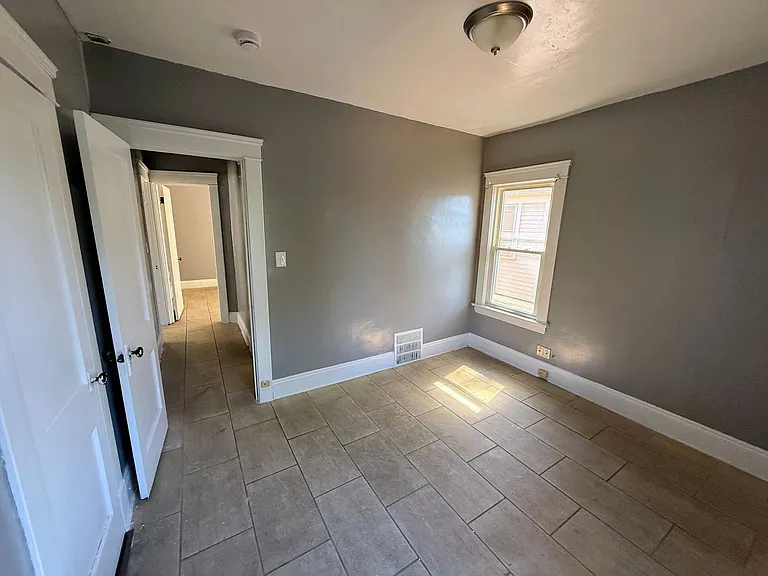 12521-12523 Locke Ave — Photo 15