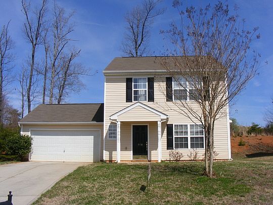 2nd image of 908 Crowders Woods Dr