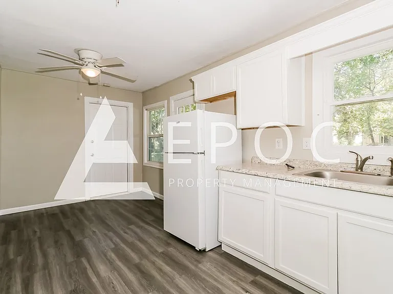 1821 S 57th St — Photo 15