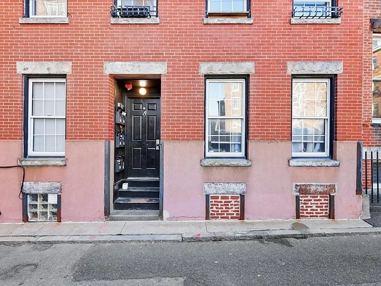 19 Harris St #5 — Photo 1
