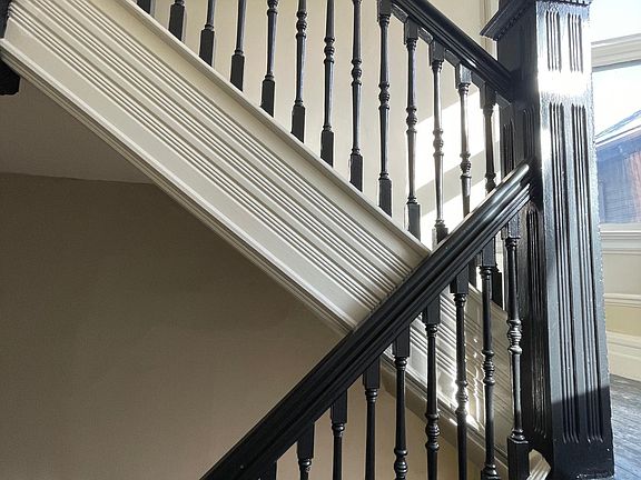 3rd image of 577 Richmond Ave APT 5