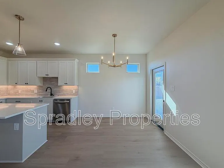 1404 Rita Blanca Ct — Photo 12
