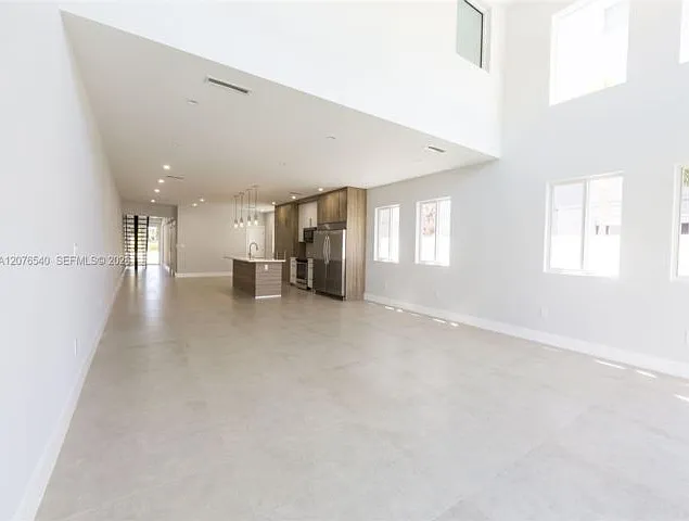 3 bed, 4.0 bath, $7,500 — Photo 4