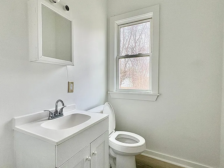 2117 Bertrand St — Photo 13