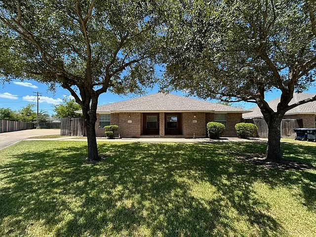 3742 Oldenburg Ln