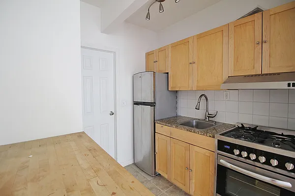 Rented by Julianna Realty Corp | media 15