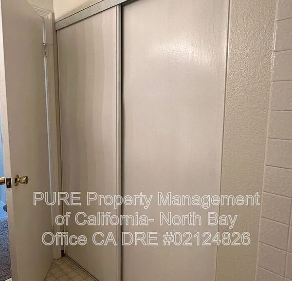 15 Regents Cir — Photo 15