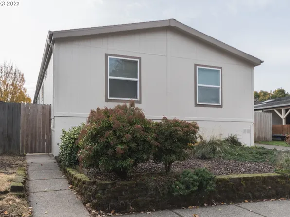 20660 NE Crestview Dr, Fairview, OR 97024