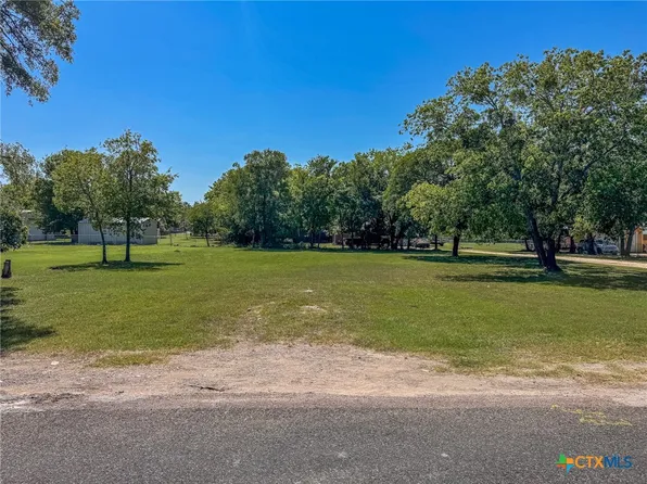 606 S Lovers Ln, Gatesville, TX 76528