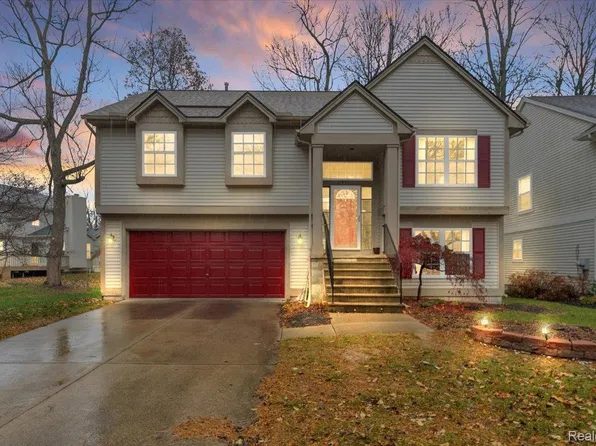 845 Canter Ln, Auburn Hills, MI 48326