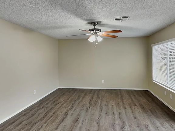 4th image of 5871 Wilkinson St