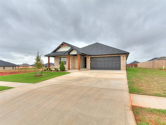 4th image of 12024 NW 121st Cir