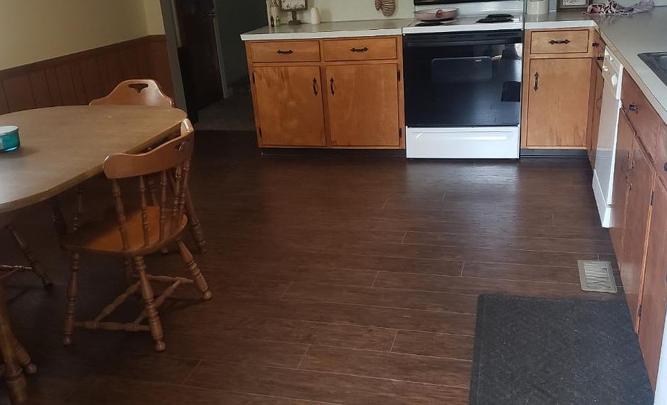 1st image of 493 West St