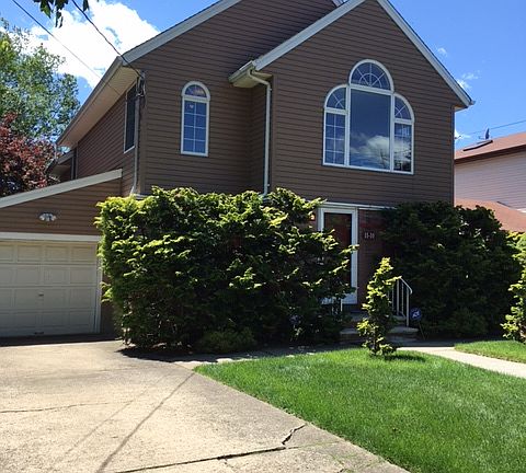 Attached Garage