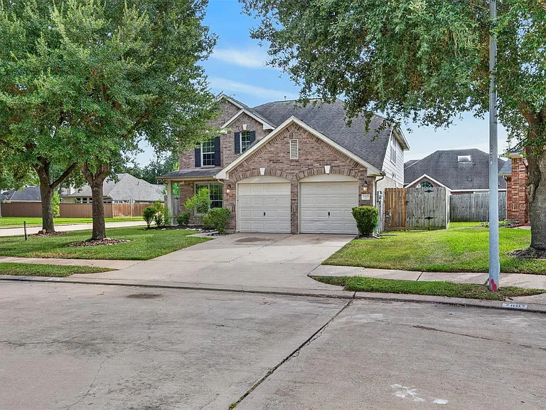 7603 Kenmark Ct — Photo 3