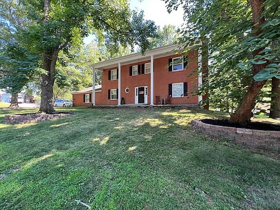 2nd image of 701 College Park Dr
