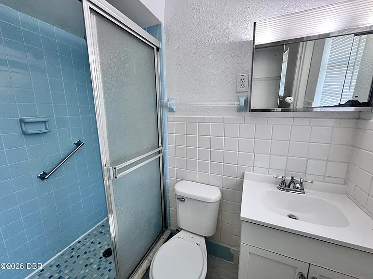 2405 Kenilworth Ave — Photo 7