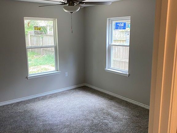 4th image of 820 Peyton Dr