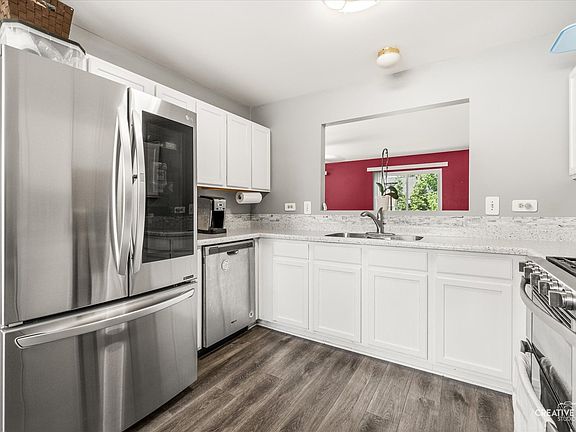 3rd image of 2103 Graystone Dr