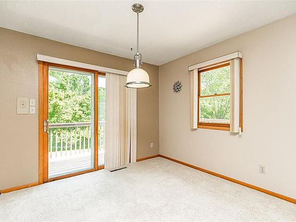 5th image of 137 Oreole Dr NE
