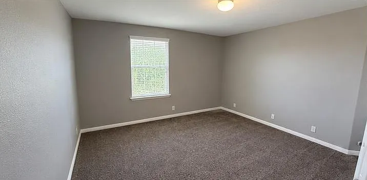 220 Adriana Ln — Photo 13