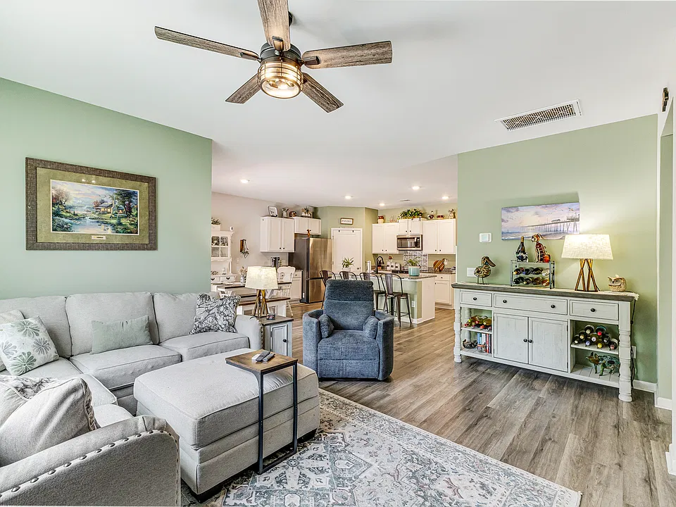 2079 Bella Point Dr SE