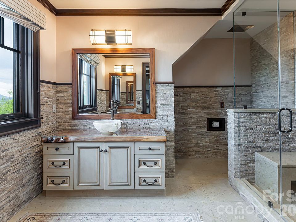 16th image of 66 N Deerhaven Ln