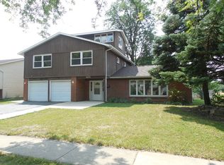 1271 Bristol Ln, Hanover Park, IL 60133