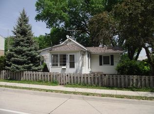 415 23rd St, Bettendorf, IA 52722