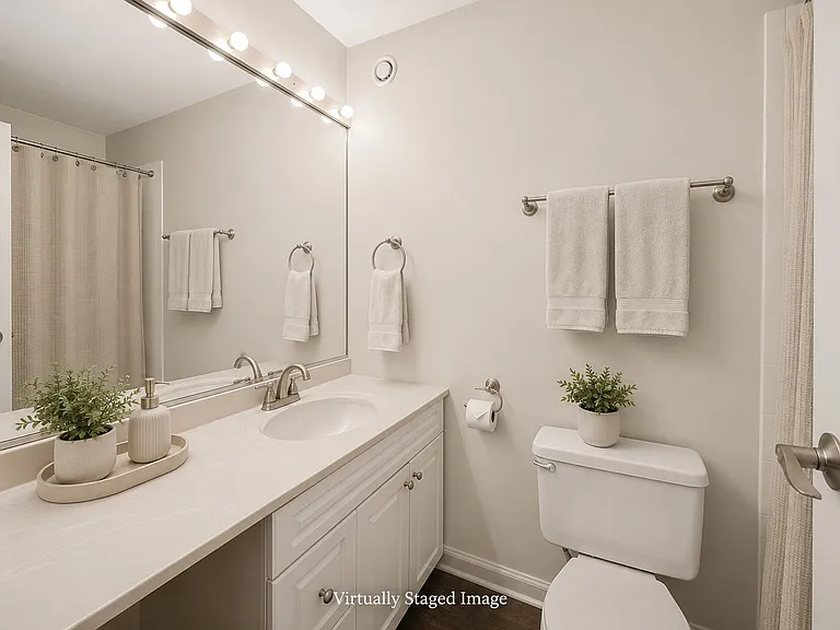 70 W Huron St #708 — Photo 11