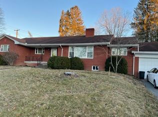 420 Holt Ln, Lewisburg, WV 24901