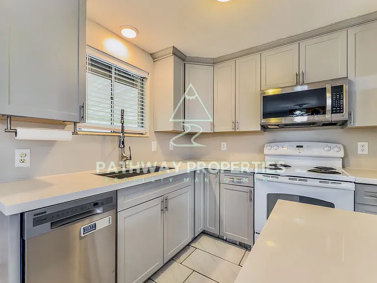 518 Vickie Ln — Photo 6