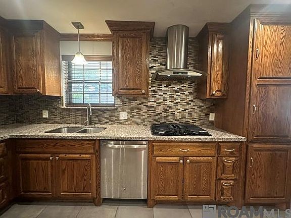 4th image of 10938 Fieldcrest Dr