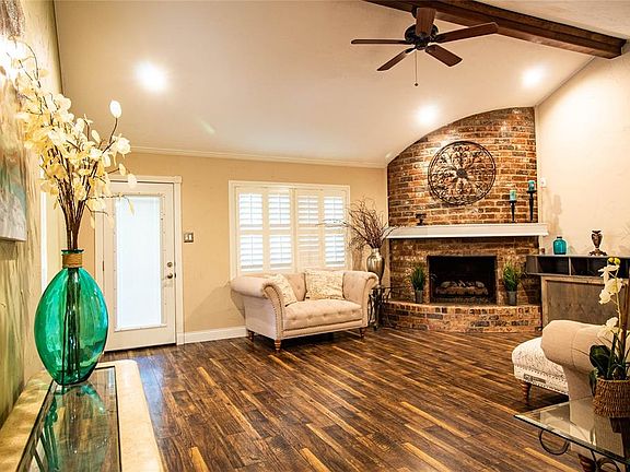 3rd image of 12730 Gaylawood Dr