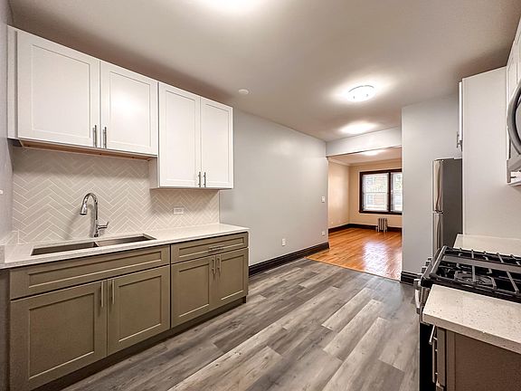 5th image of 2645 N Leclaire Ave #1S