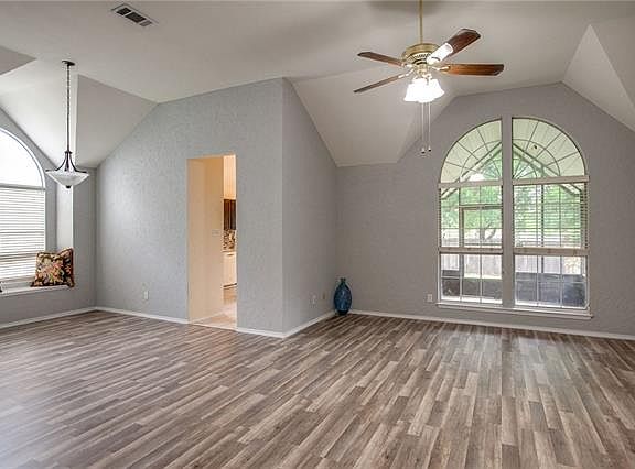 4th image of 2212 Shelmar Dr