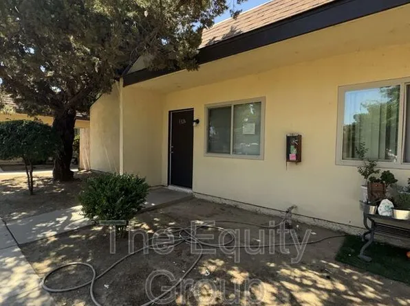 1326 W Elowin Ave, Visalia, CA 93291