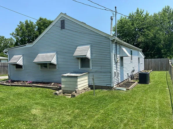 3928 14th St, Moline, IL 61265
