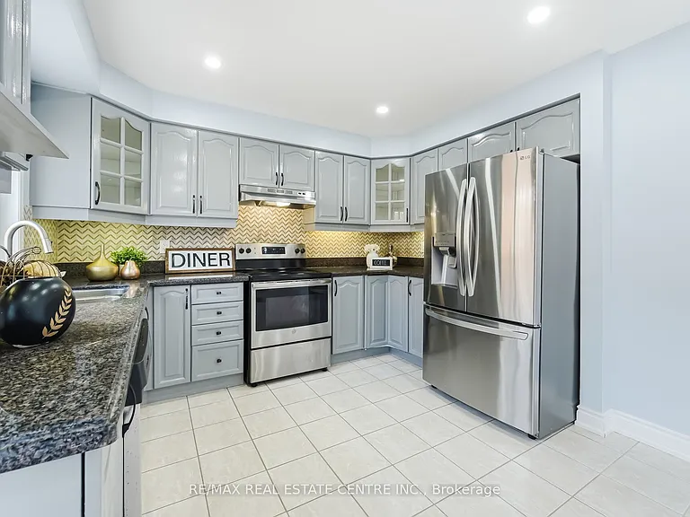 15 Heatherdale Dr — Photo 15