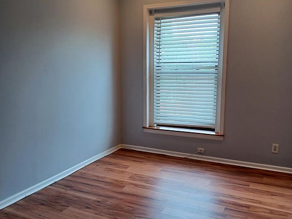 4th image of 3646 S Lake Park Ave APT 2
