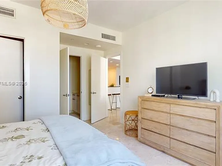 1060 Brickell Ave #1805 — Photo 11