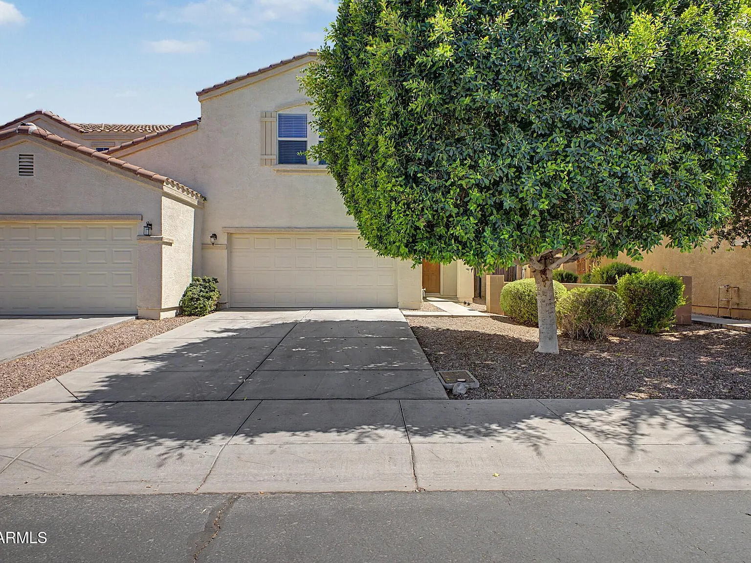 3 bed, 2.5 bath, 1522 sqft, $1,925 — Photo 2