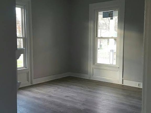 5th image of 110 West St
