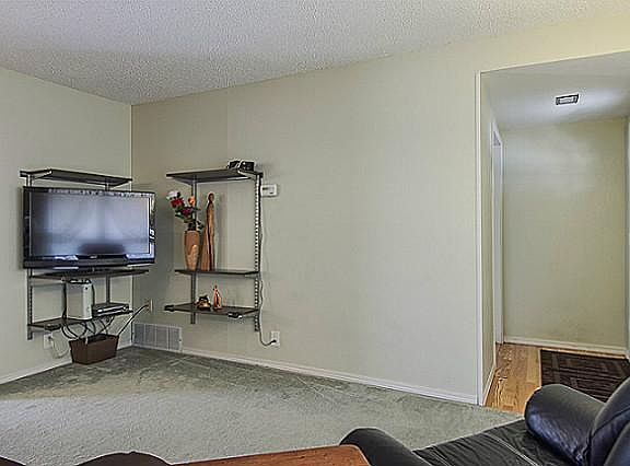 4th image of 308 Brookwood Dr