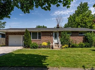 15 Hillcrest Dr, Amherst, NY 14226