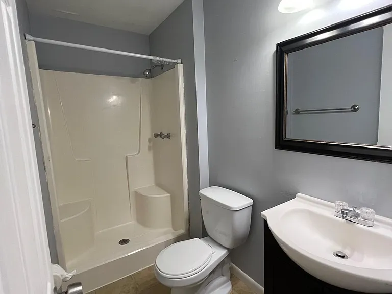 711 Woodbox Dr — Photo 3