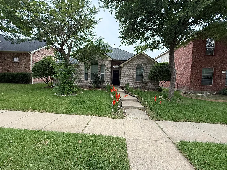 1619 Mineral Springs Dr — Photo 13