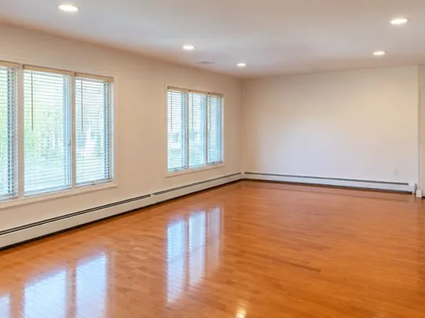 460 Highland Ave #2, Palisades Park, NJ 07650